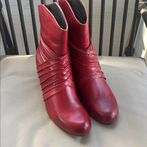 L’ Artiste Spring Step MERCI Red Leather Boot Heeled European 42 10 PERFECT COND - Picture 2 of 7